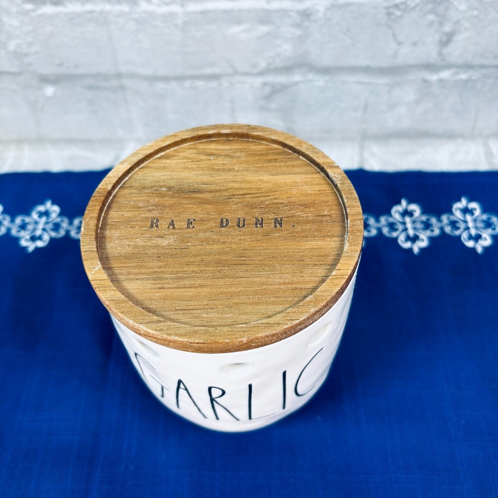 Rae Dunn by Magenta Garlic Cellar with wooden lid NW - Picture 2 of 6